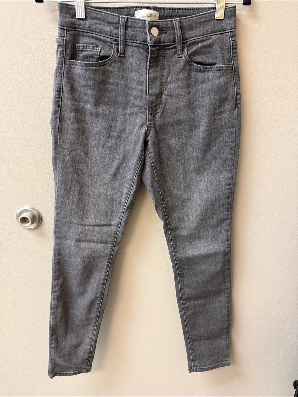 Universal Thread Women's Gray Skinny Jeans